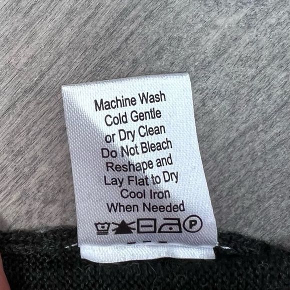 Krimson Klover Wool Turtleneck Sweater, Black/grey, Sz S - Picture 4 of 6